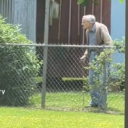 94-Year-Old Man Befriends The Neighbor’s Dogs